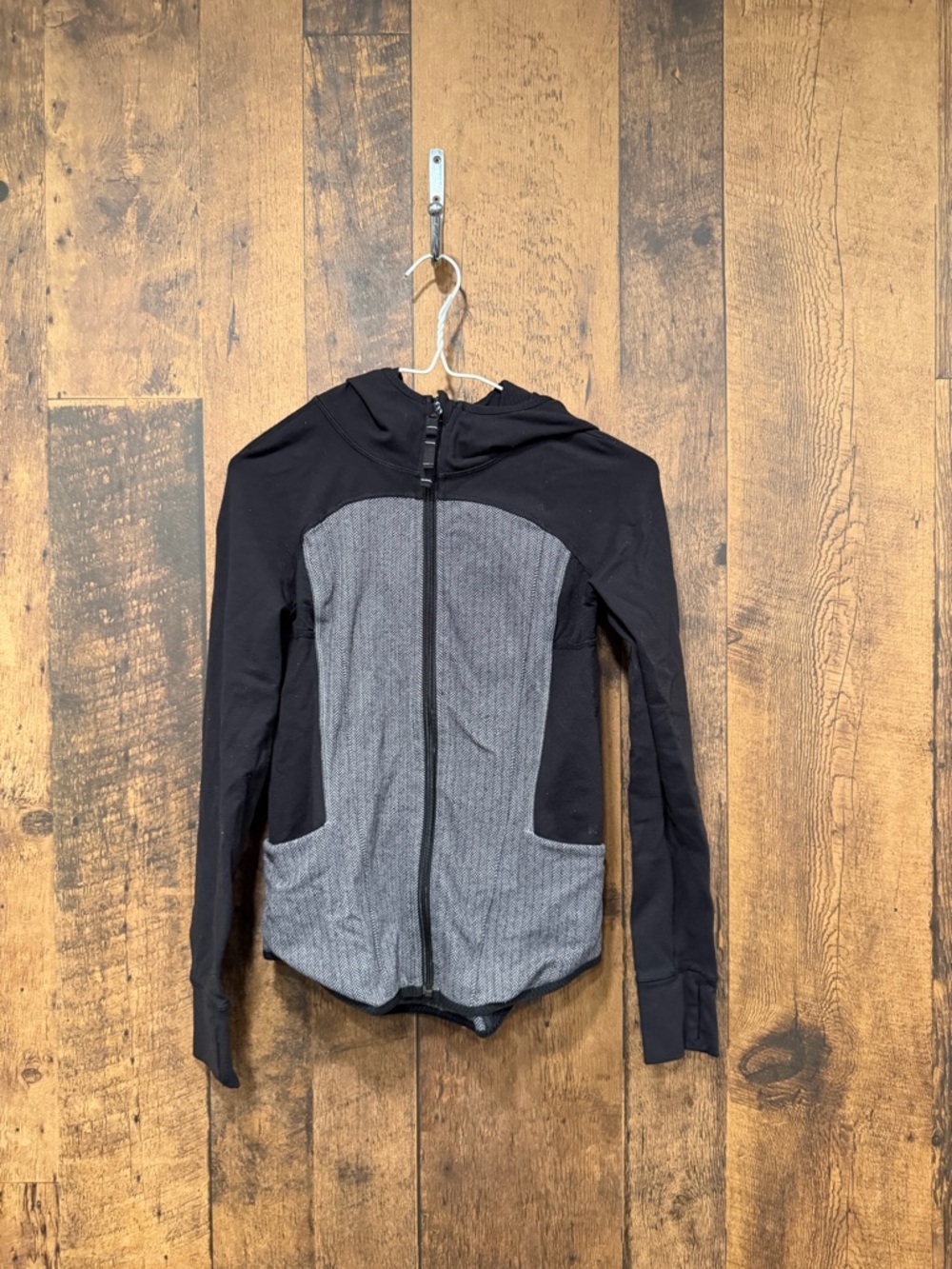 Ivivva by lululemon black and grey sweater size 12